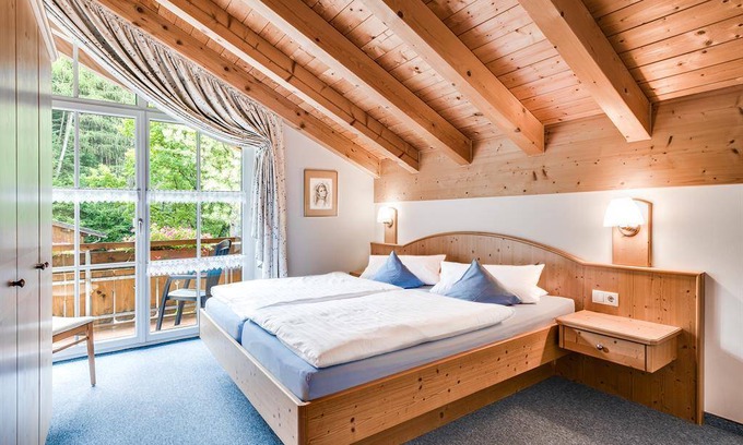 Burgberg Apartment | 64 m² Apartment ∙ 2 bedrooms ∙ 4 guests