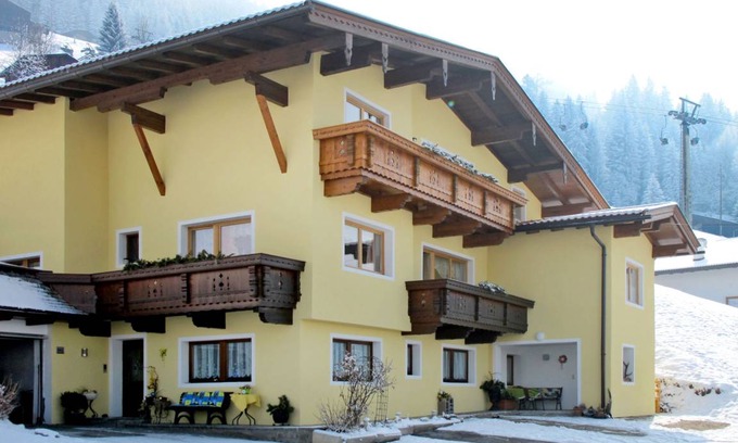 Ramsau im Zillertal Apartment | 65 m² Apartment ∙ 2 bedrooms ∙ 5 guests