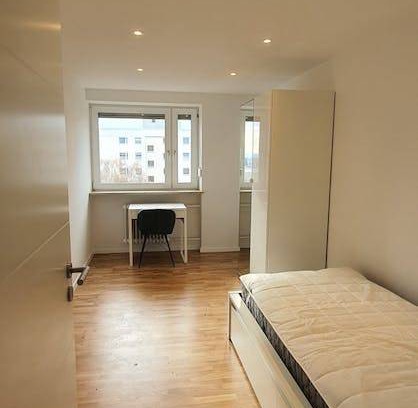 Hasenbergl-Lerchenau Ost Resort | 70 m² Private room ∙ 1 bedroom ∙ 1 guest