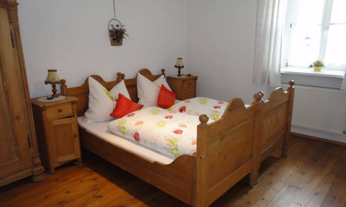 Tirschenreuth Apartment | 70 m² Apartment ∙ 2 bedrooms ∙ 5 guests