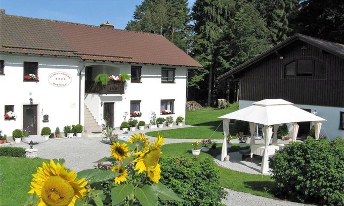 Hohenau Apartment | 70 m² Apartment ∙ 2 bedrooms ∙ 4 guests