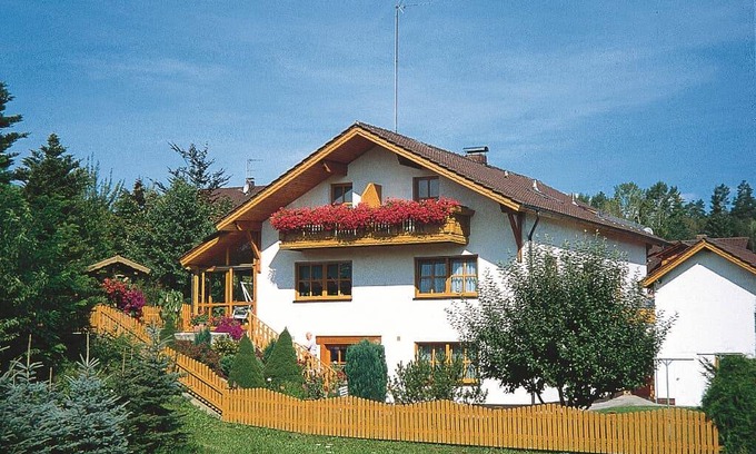 Blaibach Apartment | 70 m² Apartment ∙ 2 bedrooms ∙ 4 guests