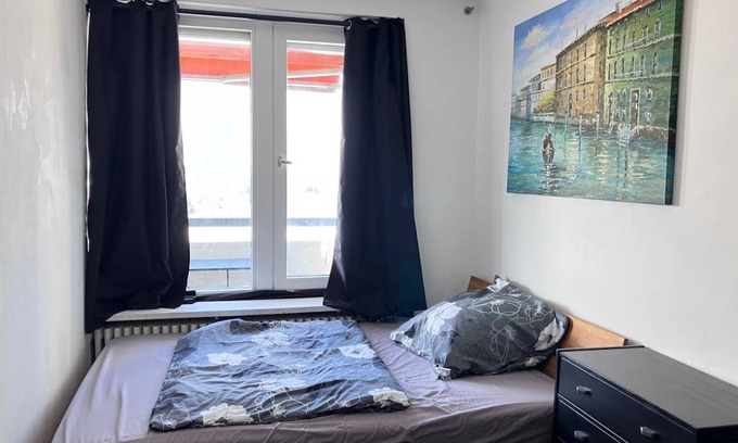 Thalkirchen - Obersendling - Forstenried - Furstenried - Solln Resort | 70 m² Private room ∙ 1 bedroom ∙ 1 guest