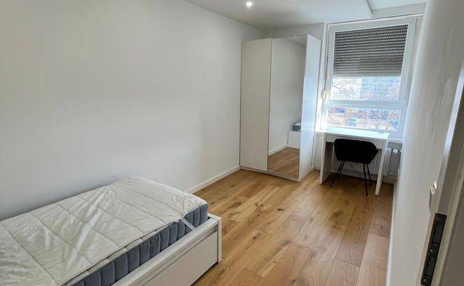 Alt-Moosach Resort | 70 m² Private room ∙ 1 bedroom ∙ 1 guest