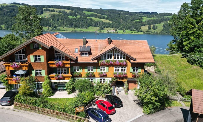 Buhl am Alpsee Apartment | 72 m² Apartment ∙ 2 bedrooms ∙ 5 guests