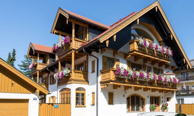 Bad Toelz Apartment | 75 m² Apartment ∙ 1 bedroom ∙ 2 guests