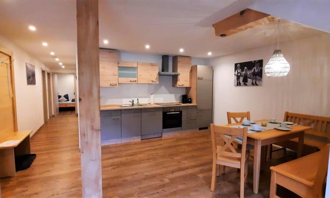 Thalkirchdorf Apartment | 75 m² Apartment ∙ 2 bedrooms ∙ 5 guests