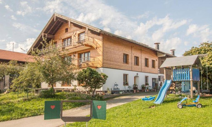 Riedering House | 75 m² Farmhouse ∙ 2 bedrooms ∙ 4 guests