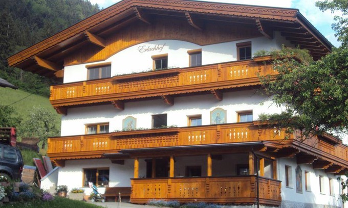 Bruck am Ziller Apartment | 76 m² Apartment ∙ 4 bedrooms ∙ 9 guests