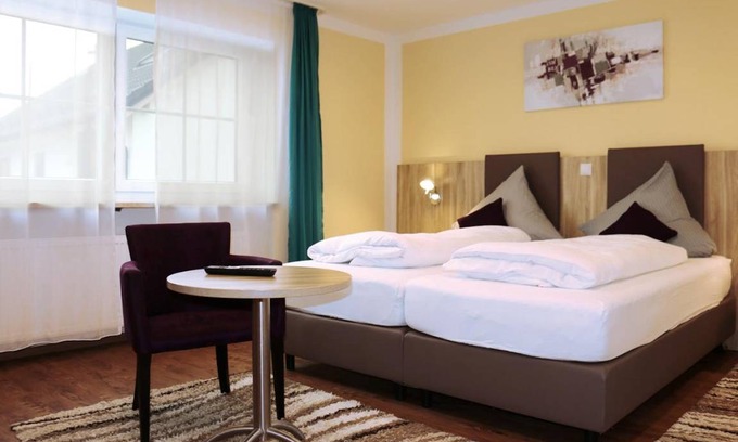 Furstenfeldbruck District Apartment | 79 m² Apartment ∙ 2 bedrooms ∙ 5 guests
