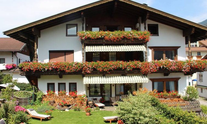 Zillertal Apartment | 80 m² Apartment ∙ 2 bedrooms ∙ 6 guests