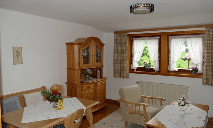 Marquartstein Apartment | 80 m² Apartment ∙ 2 bedrooms ∙ 5 guests
