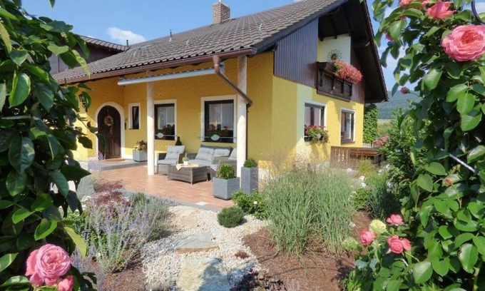 Gleissenberg Apartment | 80 m² Apartment ∙ 2 bedrooms ∙ 3 guests