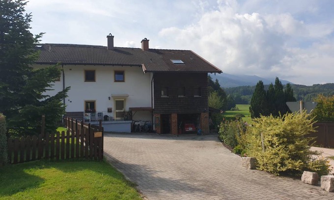 Teisendorf Apartment | 80 m² Apartment ∙ 2 bedrooms ∙ 6 guests