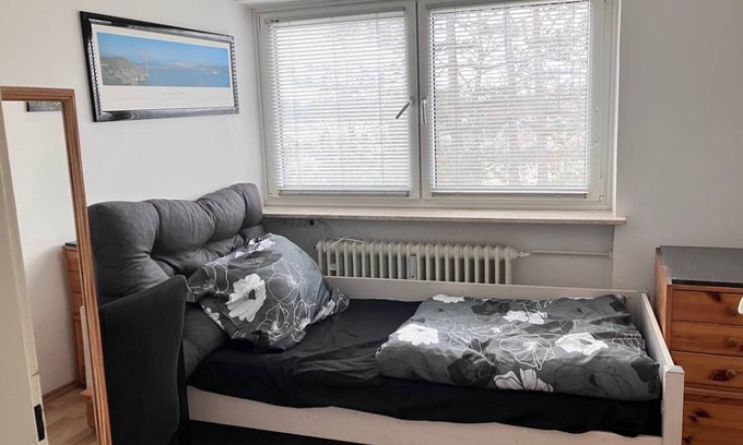 Thalkirchen - Obersendling - Forstenried - Furstenried - Solln Resort | 80 m² Private room ∙ 1 bedroom ∙ 1 guest