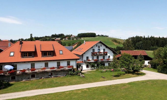 Buechlberg Apartment | 85 m² Apartment ∙ 2 bedrooms ∙ 5 guests