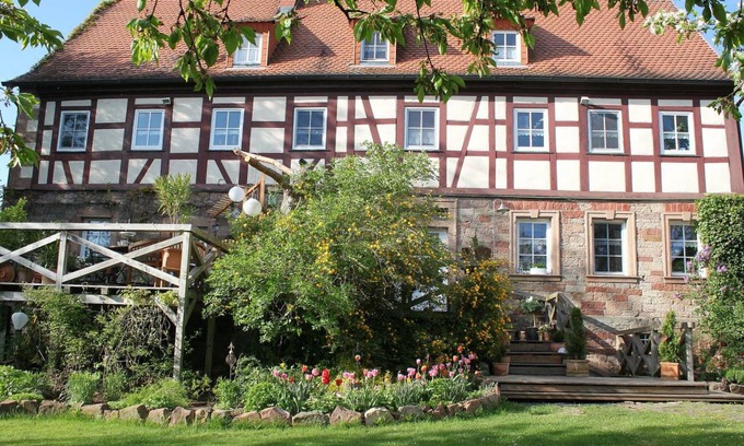 Umpfenbach Apartment | 85 m² Apartment ∙ 2 bedrooms ∙ 4 guests