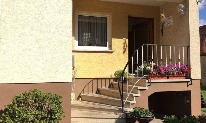 Pinzberg Apartment | 90 m² Apartment ∙ 2 bedrooms ∙ 5 guests
