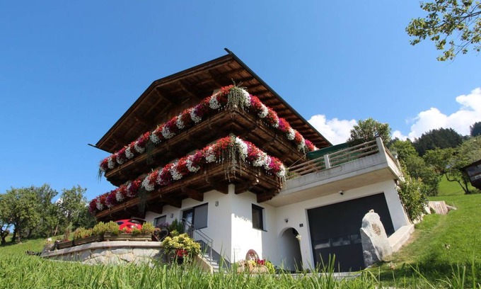 Distelberg Apartment | 90 m² Apartment ∙ 2 bedrooms ∙ 6 guests