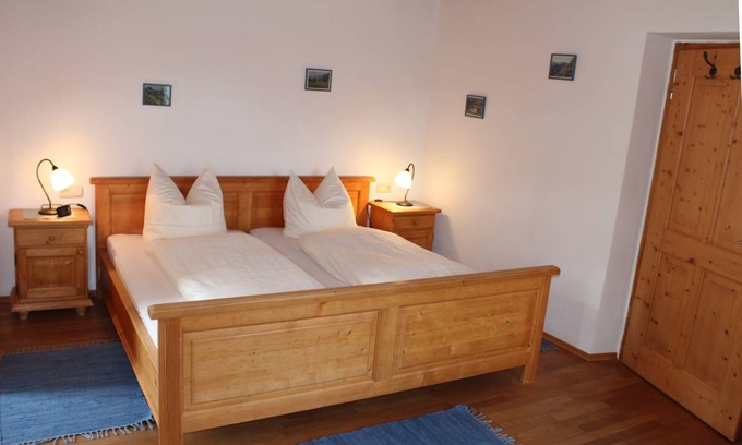 Schleching Apartment | 90 m² Apartment ∙ 2 bedrooms ∙ 4 guests