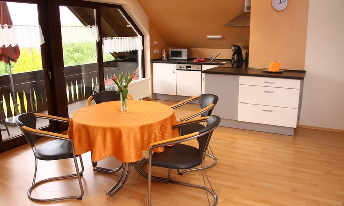 Grossheubach Apartment | Apartment ∙ 1 bedroom ∙ 3 guests