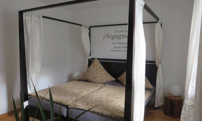 Grossheubach Apartment | Apartment ∙ 2 bedrooms ∙ 4 guests