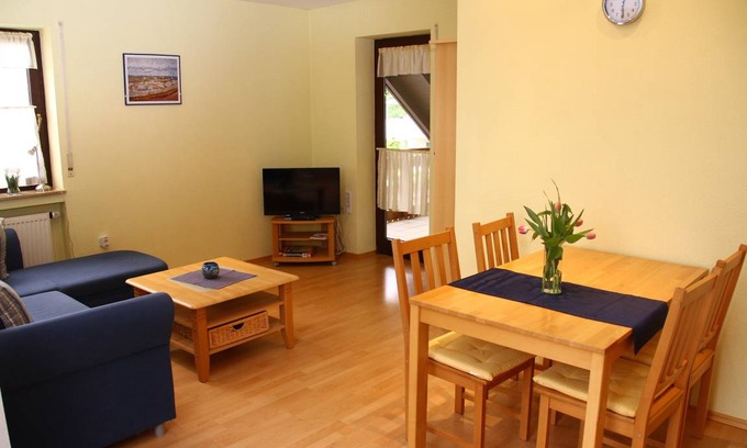 Grossheubach Apartment | Apartment ∙ 2 bedrooms ∙ 4 guests