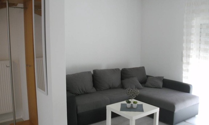 Versbach Apartment | Apartment ∙ 2 bedrooms ∙ 5 guests
