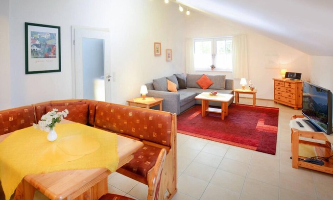 Muhlwinkl Apartment | Apartment 2 Sonntagshorn 60sqm, south-facing balcony, kitchenette, TV, WLAN, 2 pers.