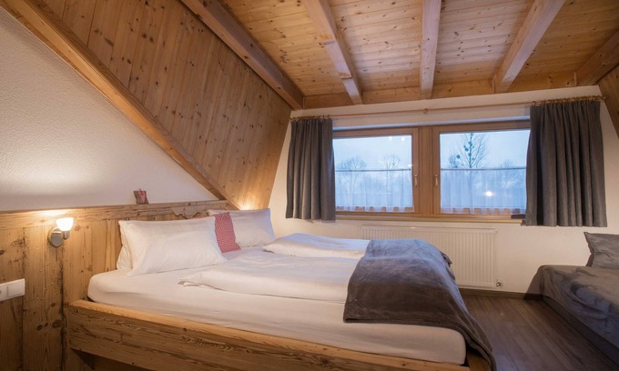 Uderns Apartment | Apartment Alpenrose - Ferienhof Stadlpoint