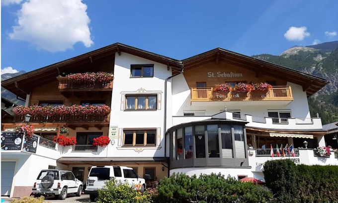Pettneu am Arlberg Apartment | Appartement St Sebastian