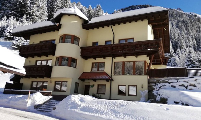 Sankt Leonhard im Pitztal Apartment | 70 m² Apartment ∙ 2 bedrooms ∙ 4 guests
