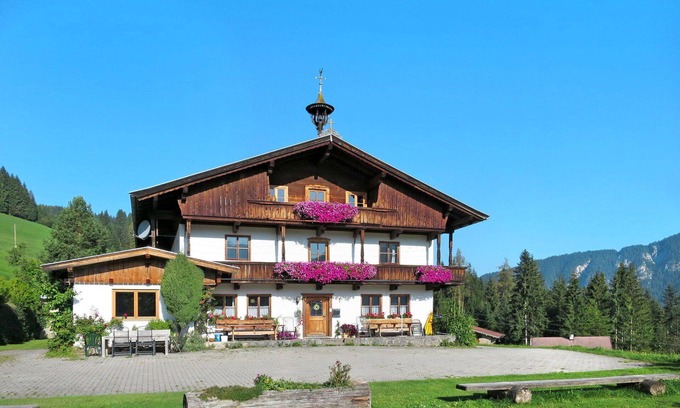 Sonnenberg Villa | Beautiful private villa for 41 people with WIFI, TV and terrace
