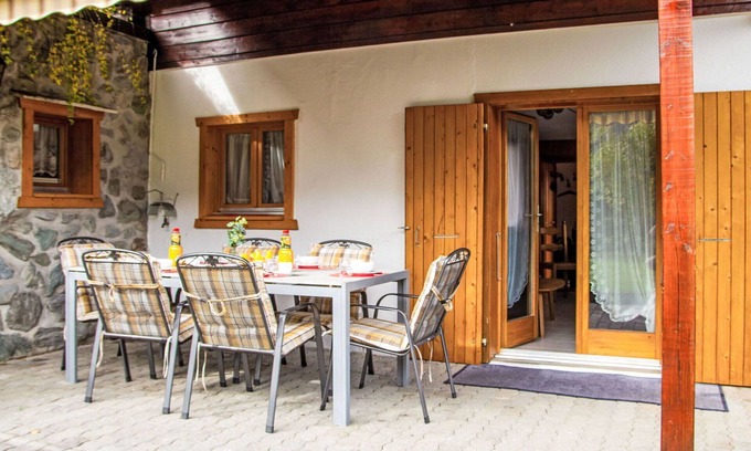 Saclentse House | Beautiful private villa for 6 guests with WIFI, TV and terrace