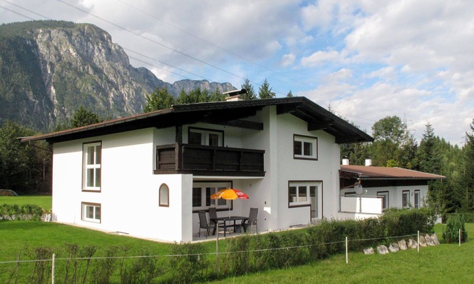 Angerberg House | Beautiful private villa for 10 people with TV, terrace and pets allowed
