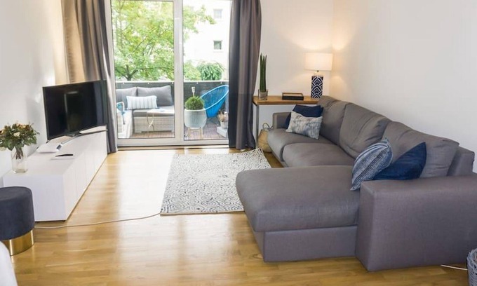 Dreimuhlen Apartment | Central - Modern - Chic - Central one room apartment with balcony
