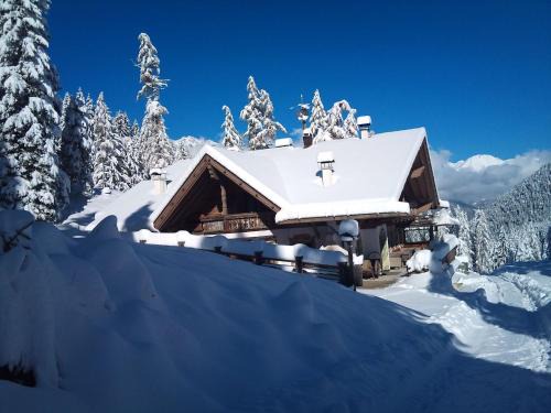 Neustift Im Stubaital House | Chalet in Stubaital by Ski Slope & Sauna