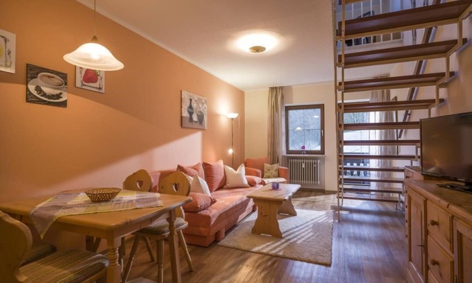 Oberaudorf Apartment | Charming vacation apartment in Inntal ,with microwave,wifi,for2-4 guests,on 2 floors/15