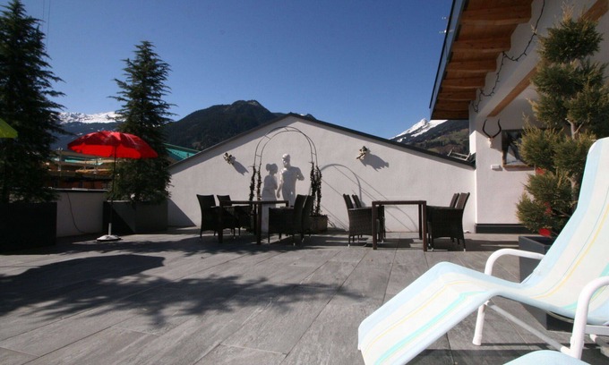 Uderns Apartment | Cosy apartment for 6 guests with WIFI, TV and terrace