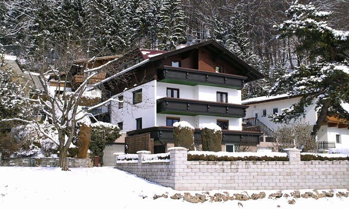 Bad Haering Apartment | Cosy apartment for 6 guests with WIFI, TV, terrace and panoramic view