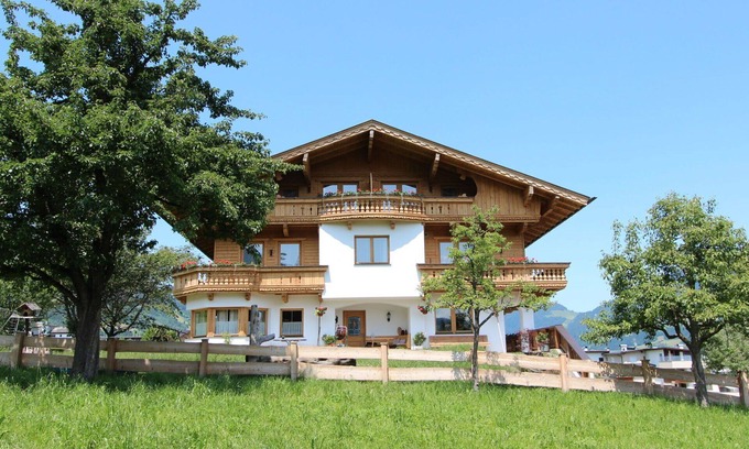 Kapfing Villa | Cosy apartment in villa for 6 people with WIFI, TV, terrace, pets allowed and panoramic view