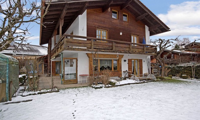 Gschwall Apartment | Cosy Holiday Apartment with Balcony, Mountain View & Wi-Fi; Parking Available, Pets Allowed