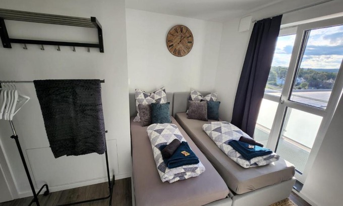 Neusass Old Town Apartment | Cozy Apartment mit WIFI, Aufzug & Kostenlos Parken EL-Living