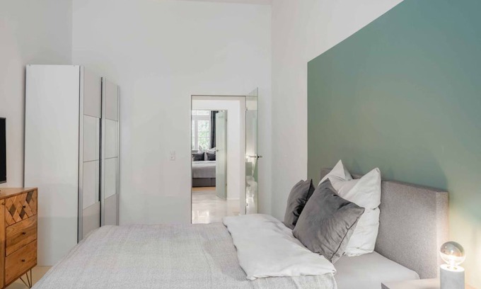Ludwigsvorstadt-Isarvorstadt Resort | 90 m² Private room ∙ 1 bedroom ∙ 1 guest