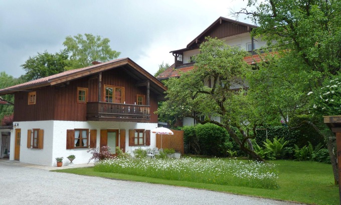 Garmisch-Partenkirchen House | Detached 3-star holiday home with terrace and garden, WiFi