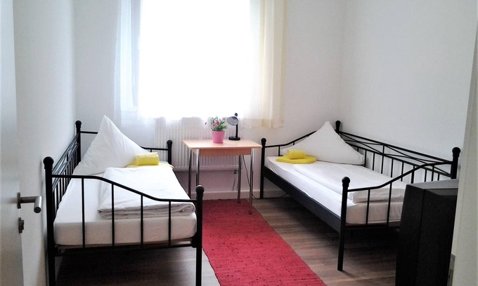 Mitte Apartment | Double room-Shared Bathroom-Zi 1-2-3 (1.OG.)