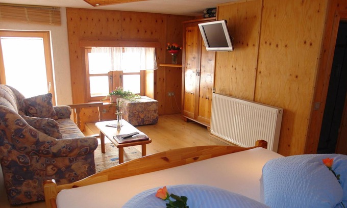 Mosern Cottage | Family room comfort south 5 without breakfast - Kroesbacherhof