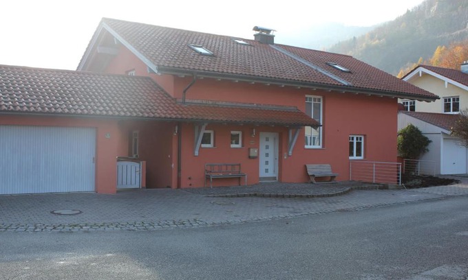 Flintsbach A. Inn Apartment | Ferienwohnung Hilpert