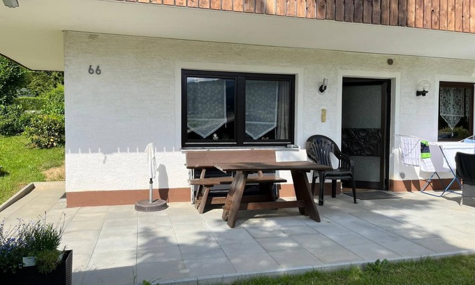 Arrach Apartment | Ferienwohnung im Ländlich-modernen Stil mit Garten
