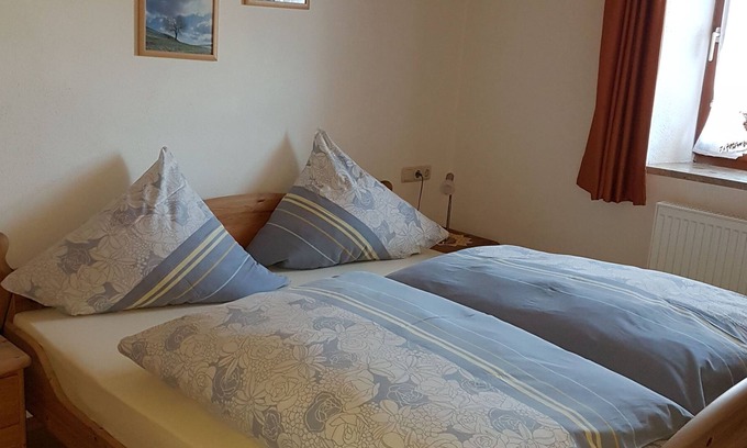 Seeon-Seebruck Apartment | Ferienwohnung mit Balkon für 4 Personen, 45 qm